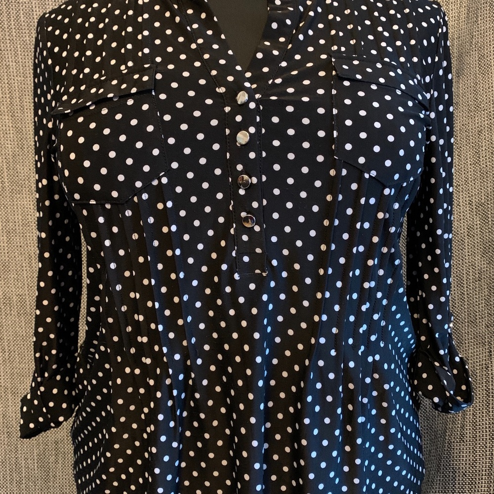 Dress Barn Top Sz L (super flattering and comfortable)